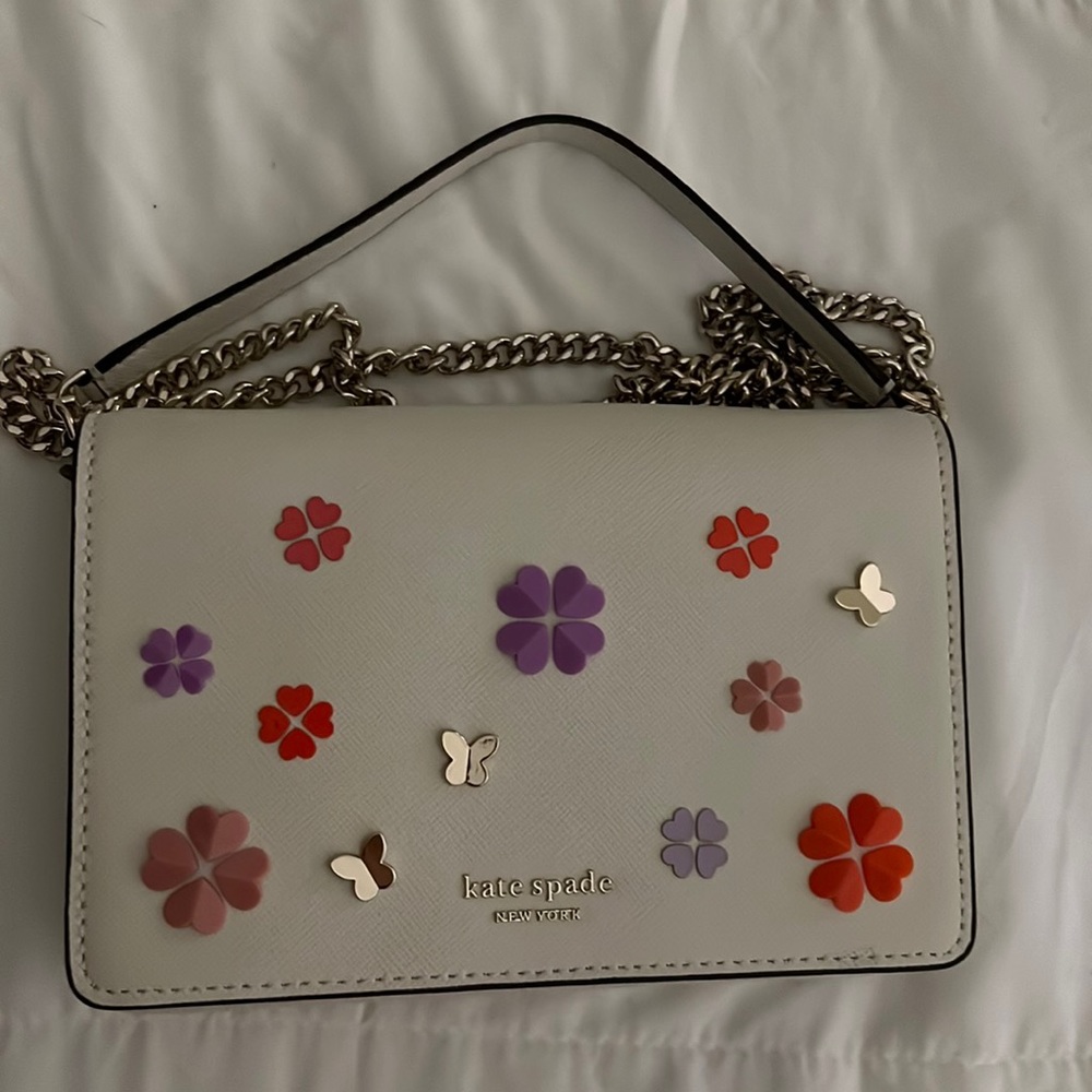 Crossbody bag with chain strap